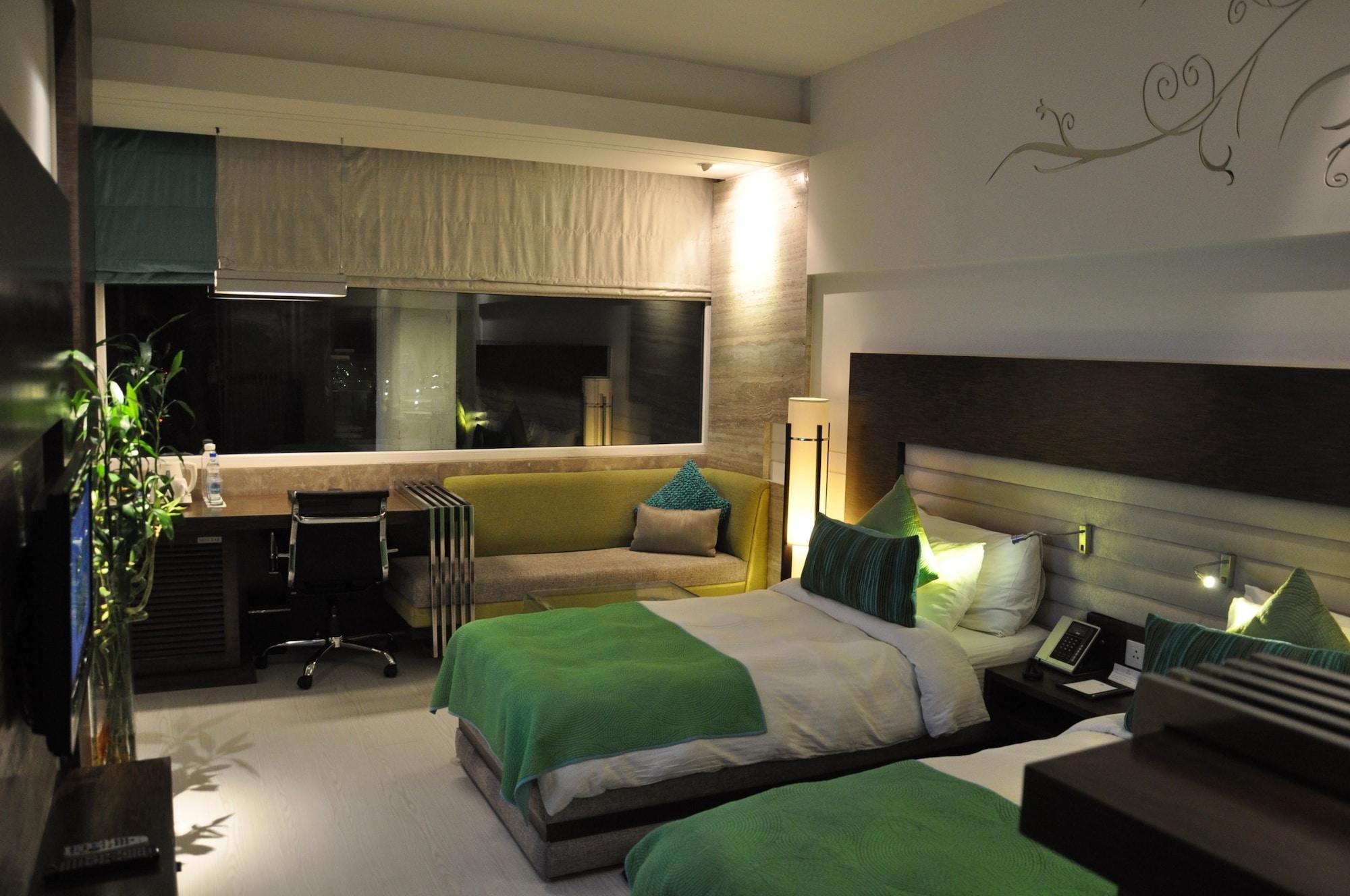 Maya Hotel Chandīgarh Extérieur photo