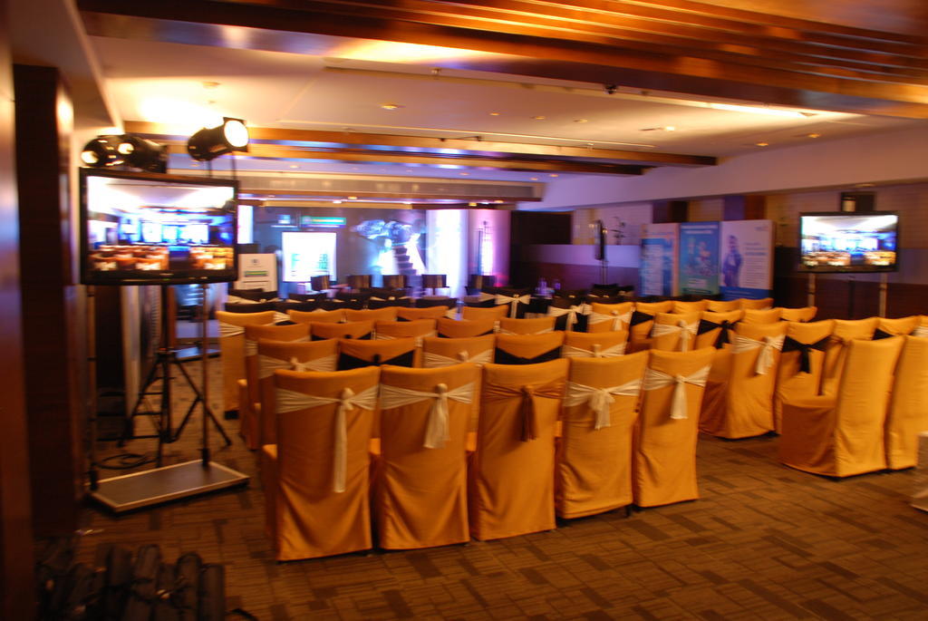 Maya Hotel Chandīgarh Extérieur photo