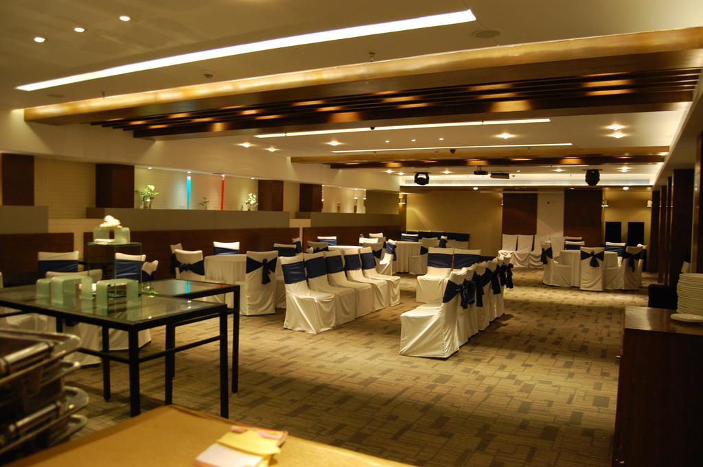Maya Hotel Chandīgarh Extérieur photo