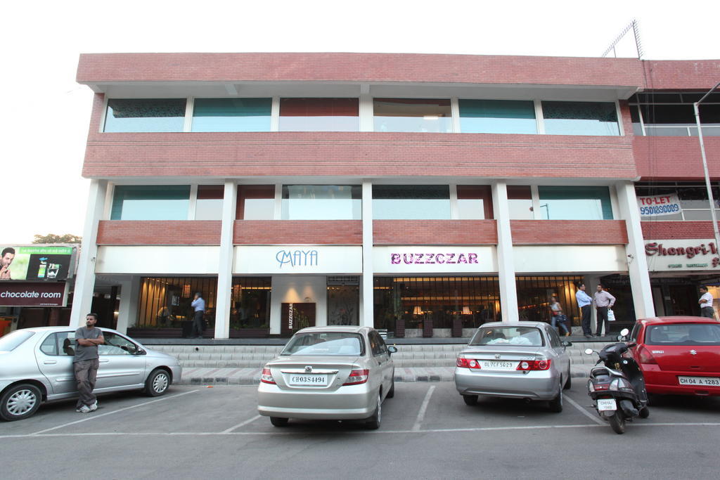 Maya Hotel Chandīgarh Extérieur photo
