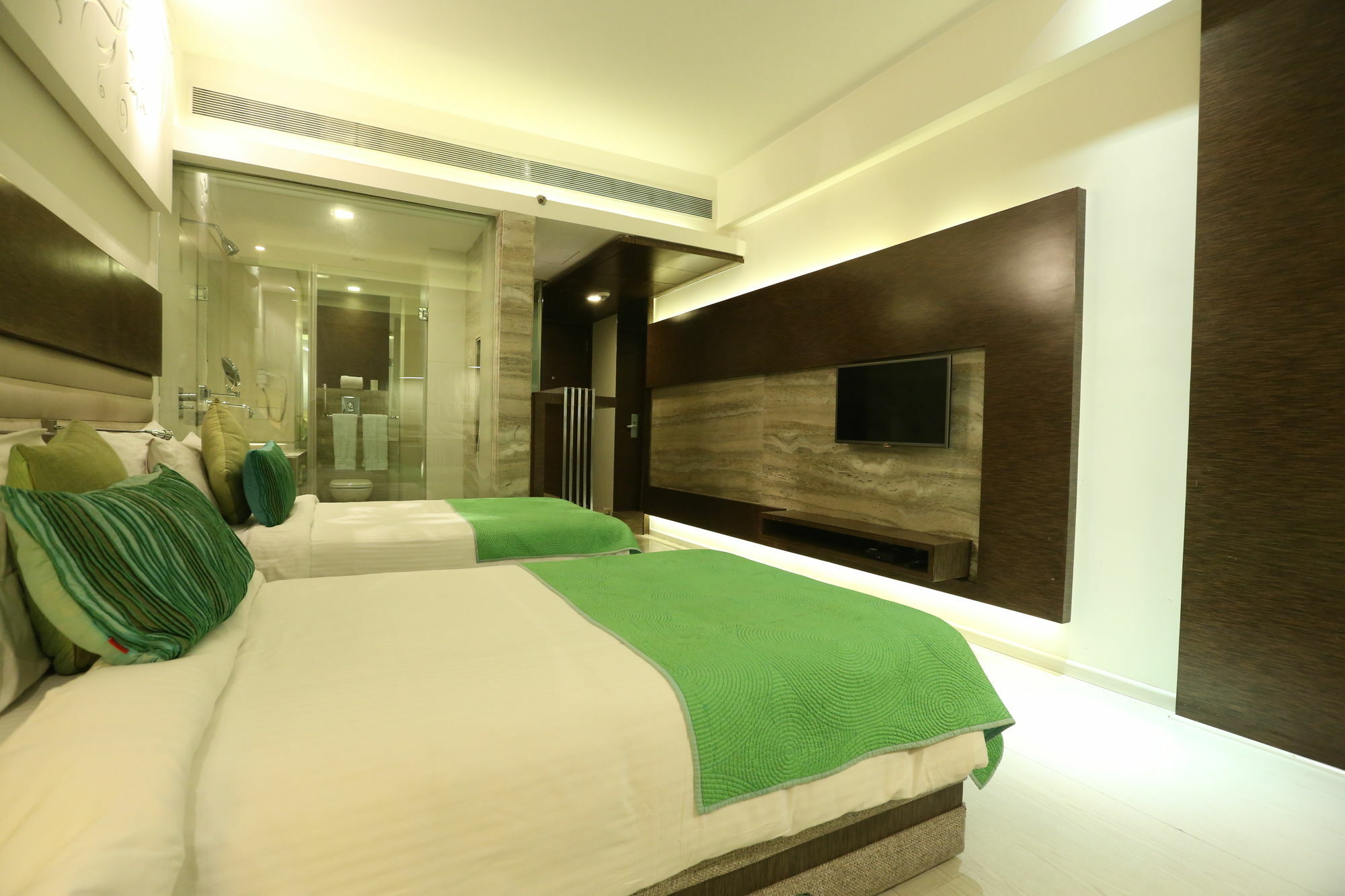 Maya Hotel Chandīgarh Extérieur photo